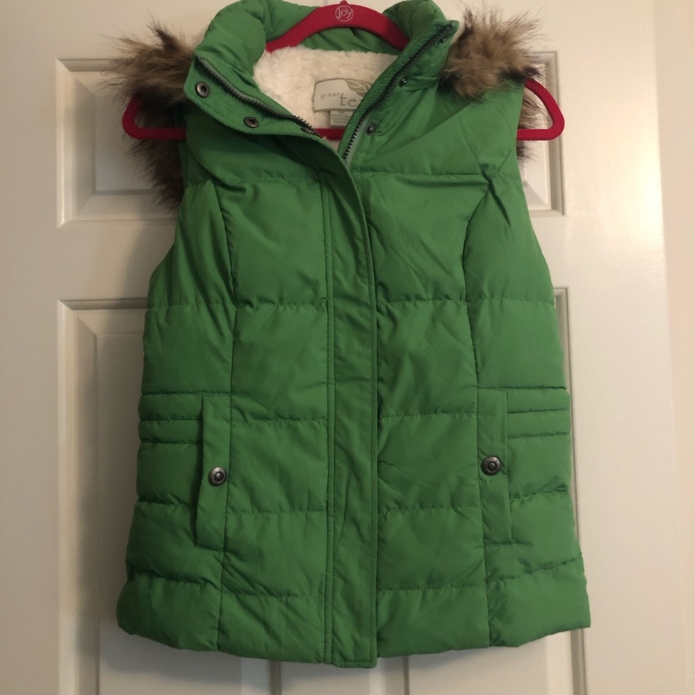 Like-new super plush green Sherpa lined vest